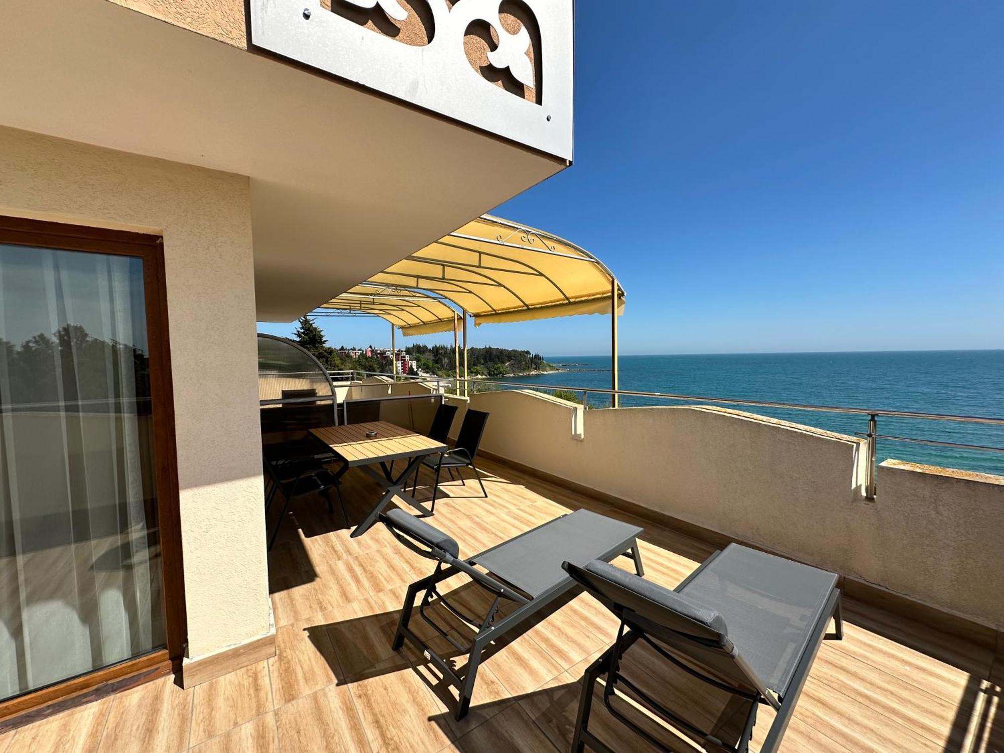 נסבר Hotel Capri מראה חיצוני תמונה