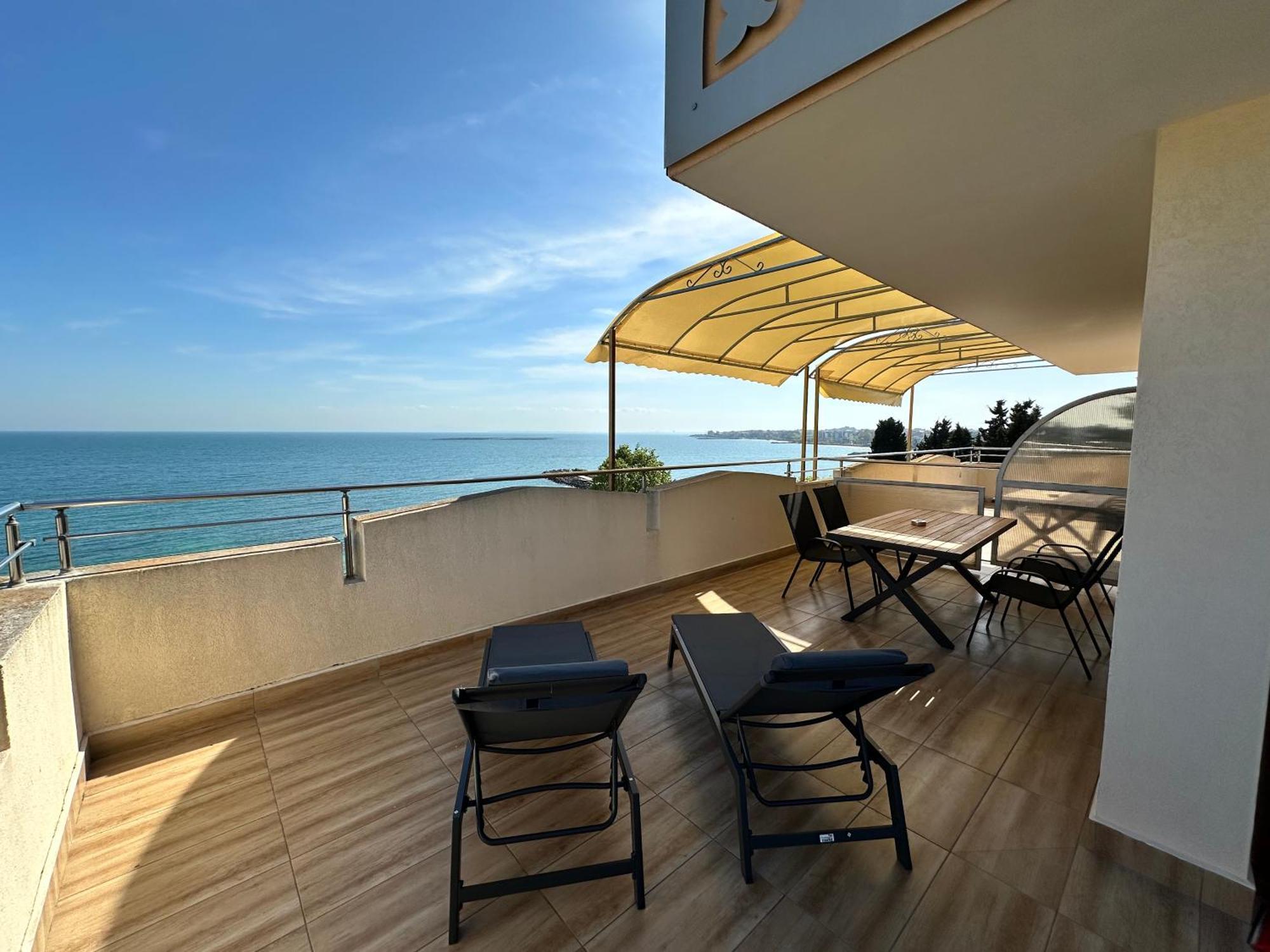 נסבר Hotel Capri מראה חיצוני תמונה