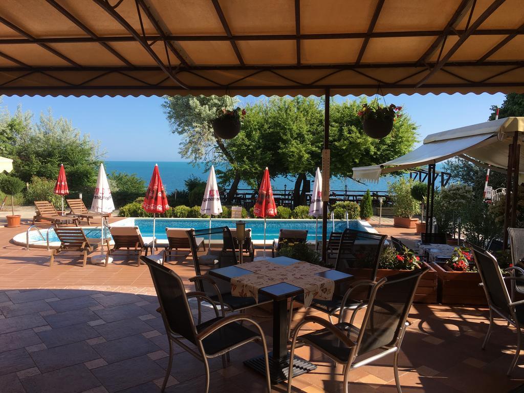 נסבר Hotel Capri מראה חיצוני תמונה